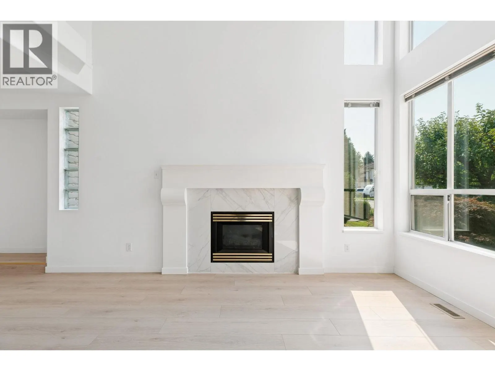 1239 THAMES CLOSE