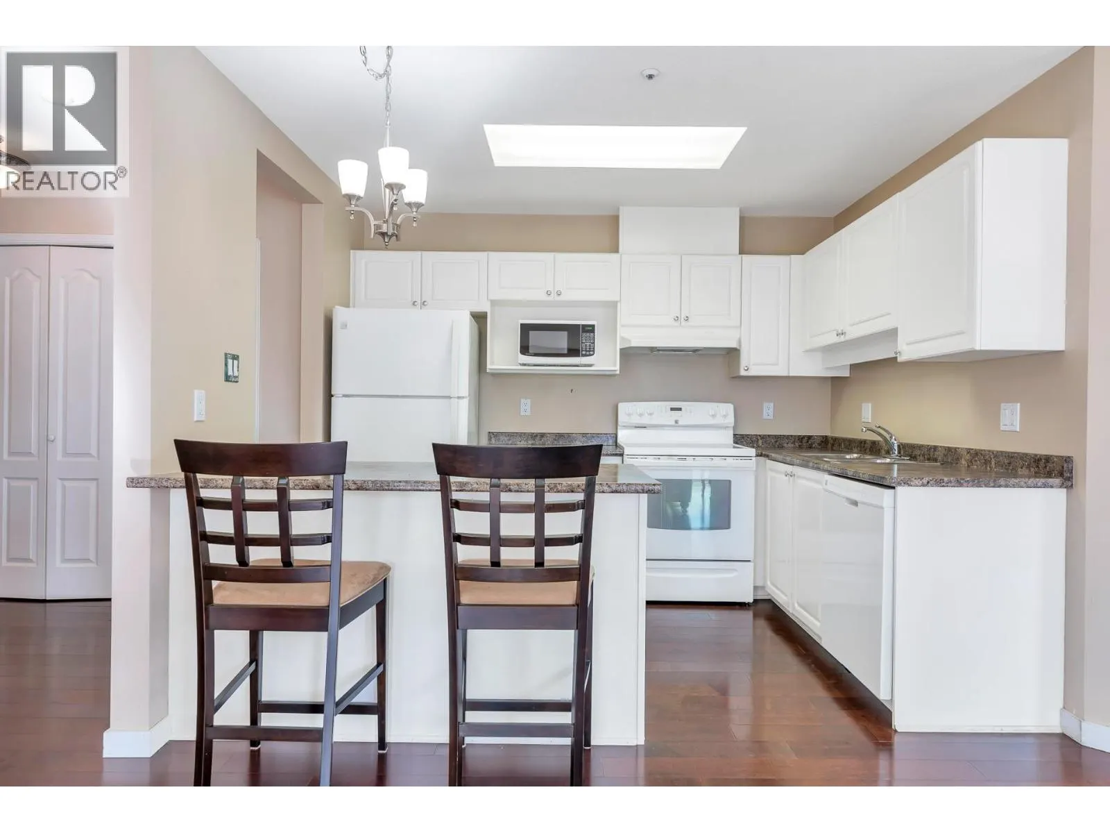 304 2968 BURLINGTON DRIVE