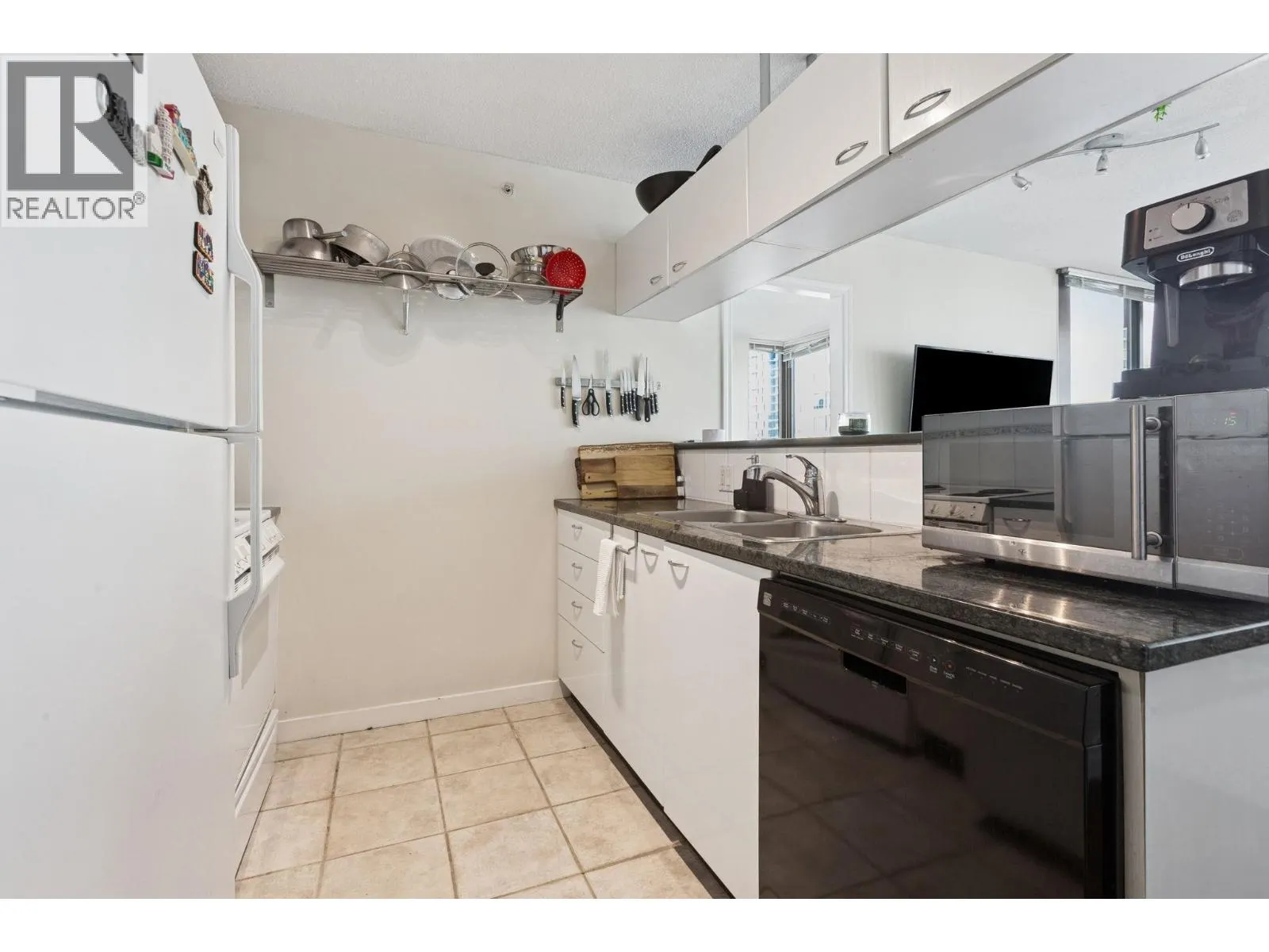 2007 1331 ALBERNI STREET