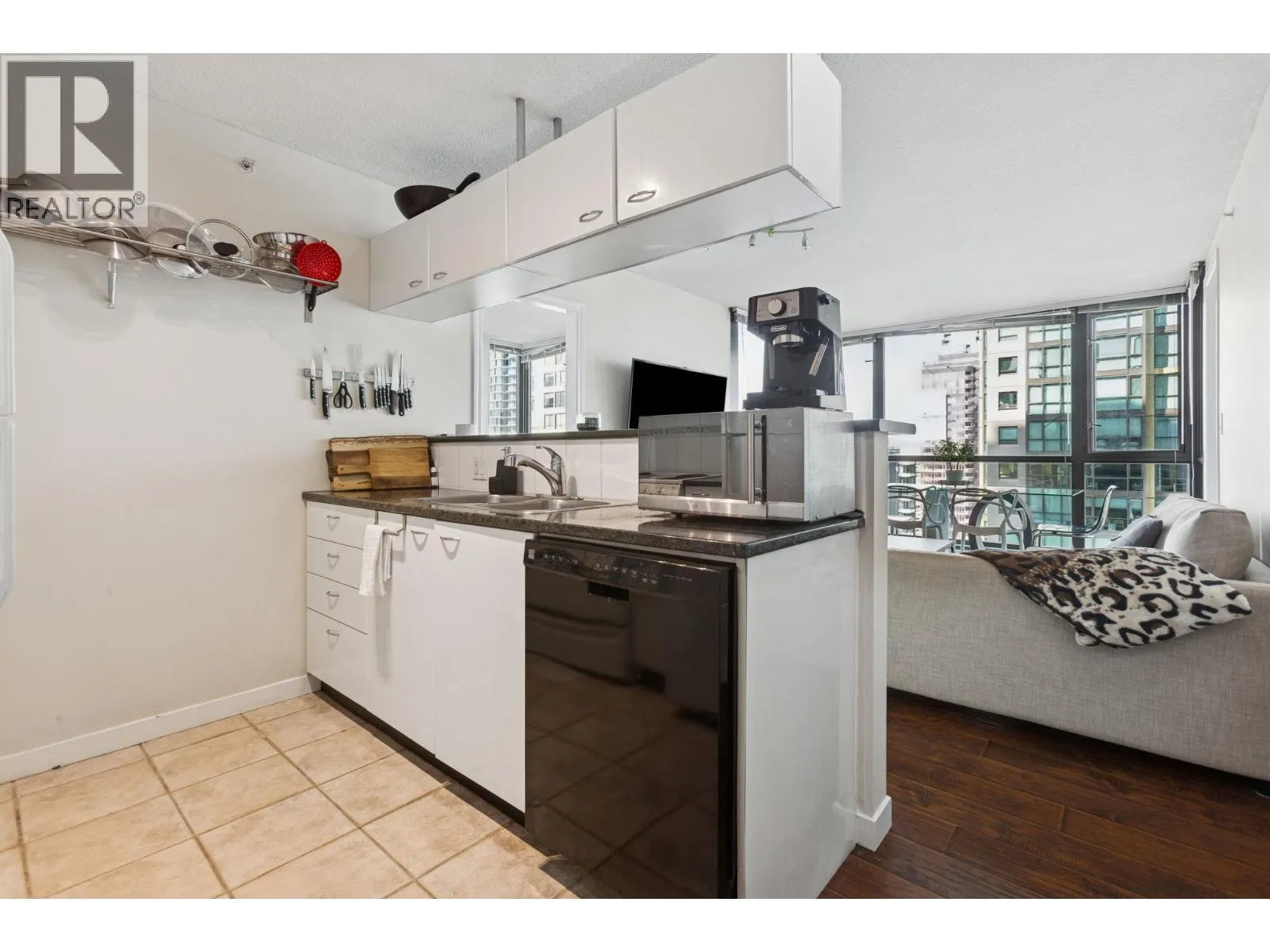 2007 1331 ALBERNI STREET