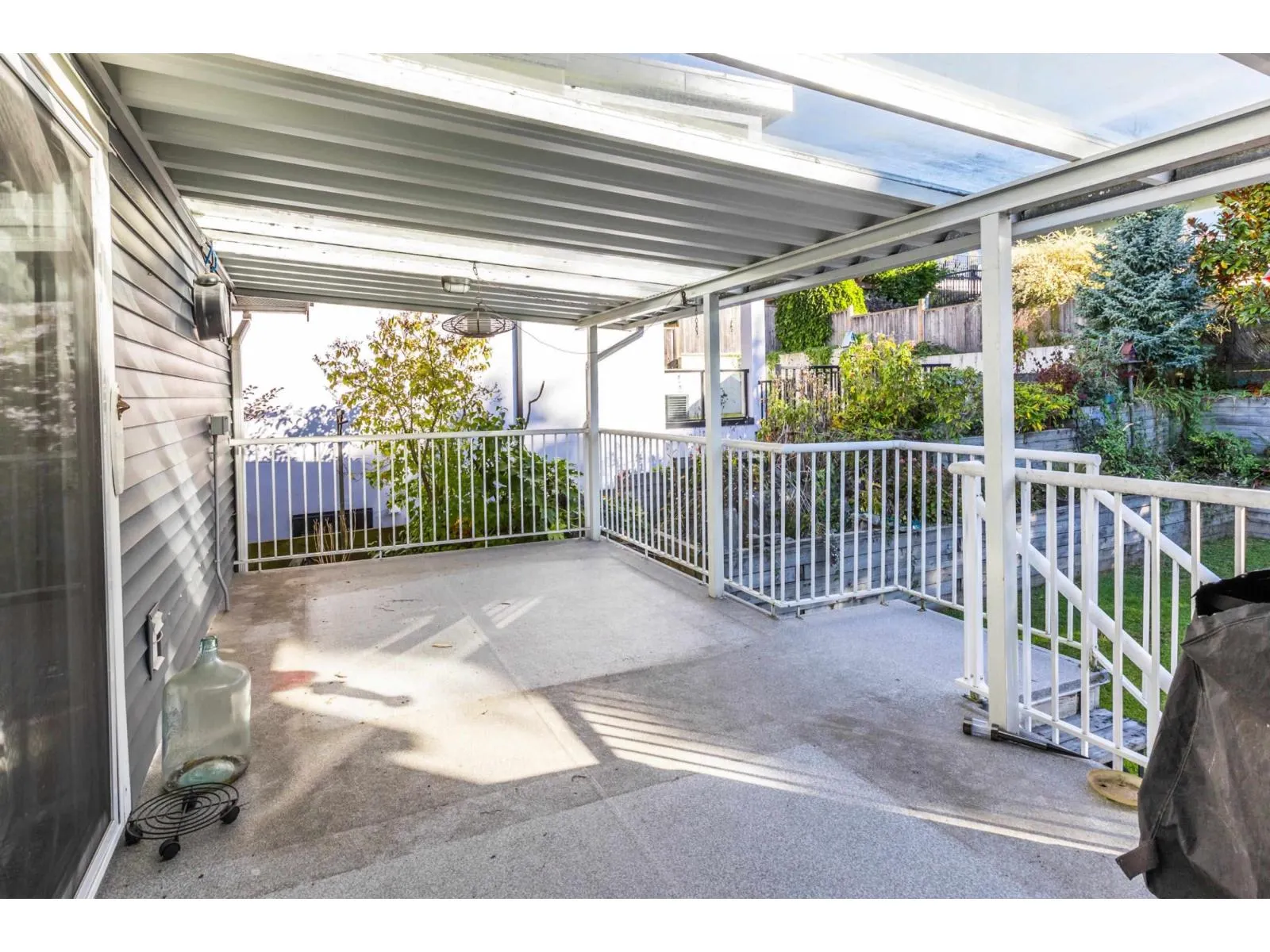832 STEVENS STREET