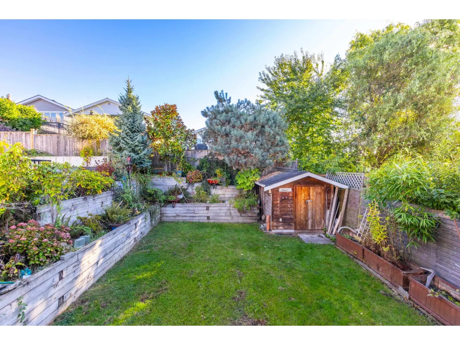 832 STEVENS STREET