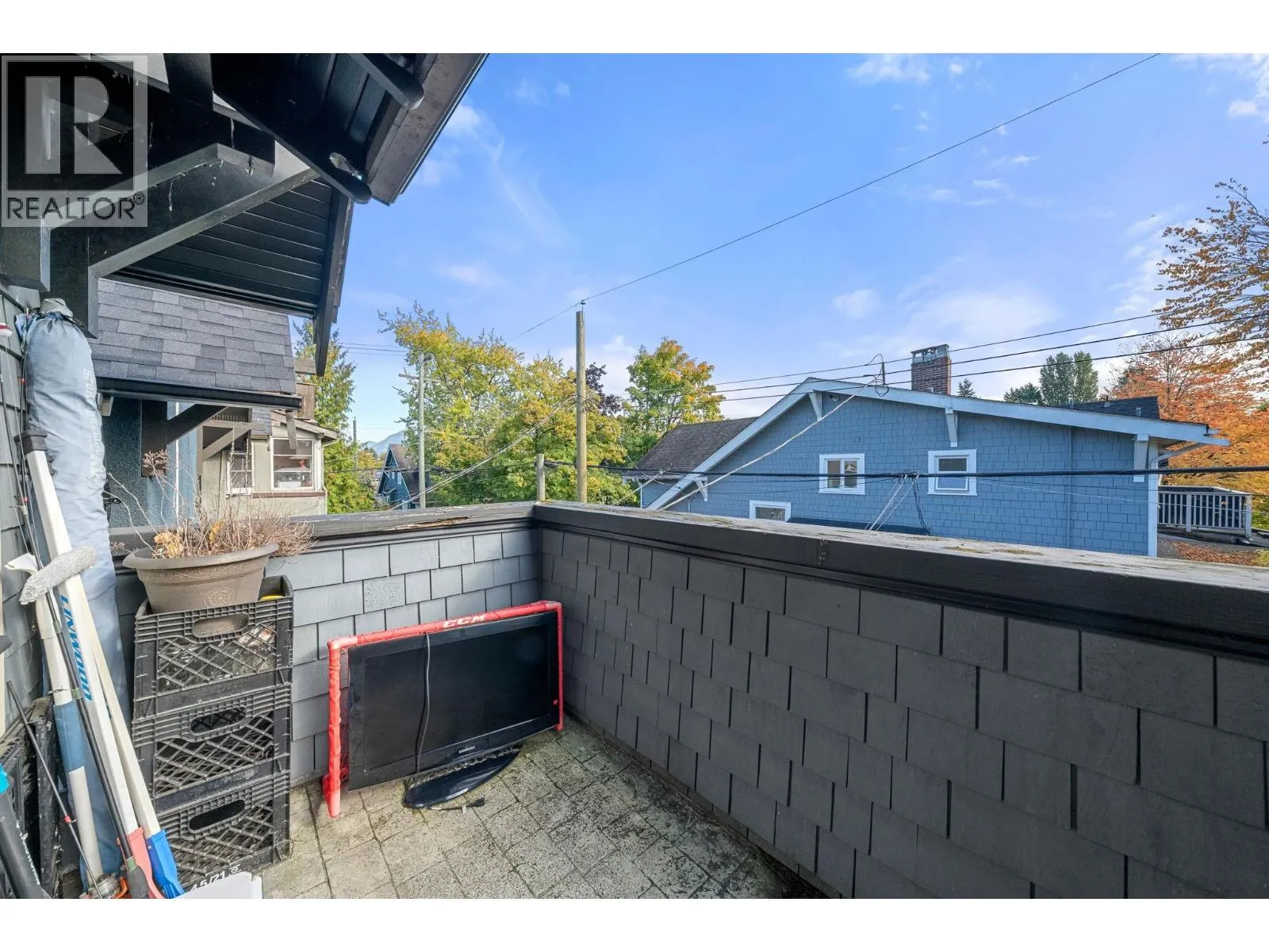 2216 MACDONALD STREET