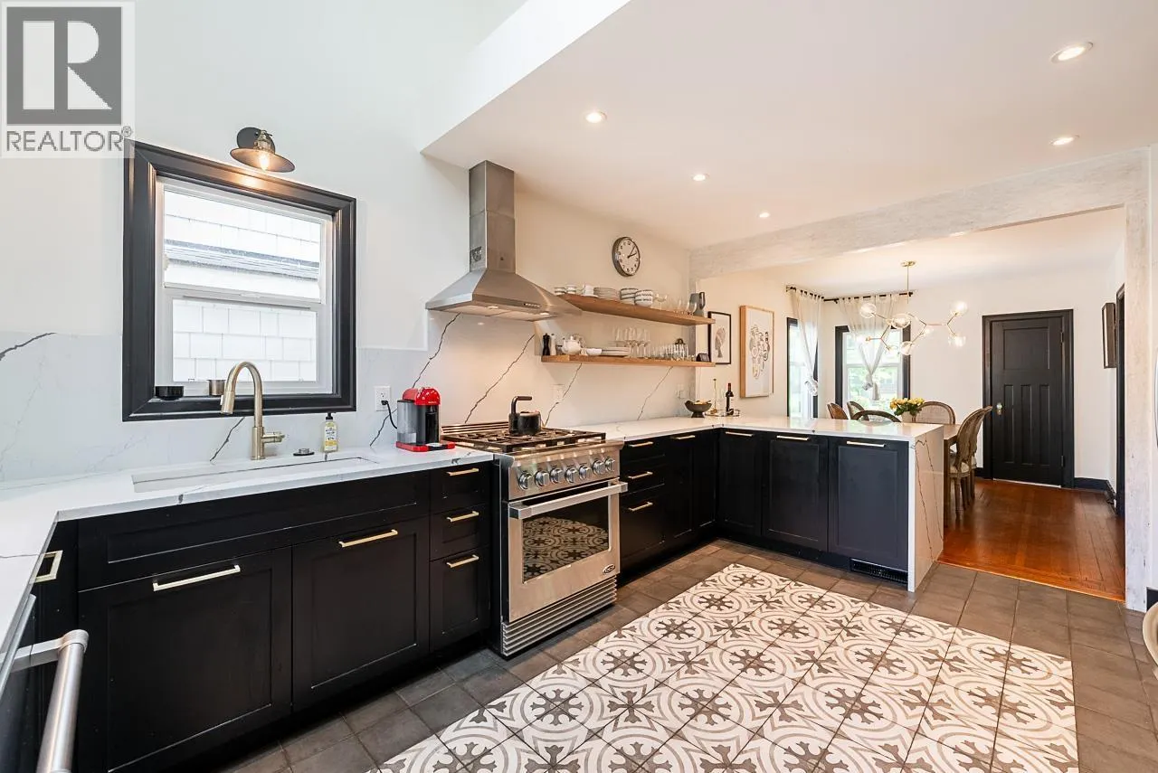 341 W 22ND AVENUE