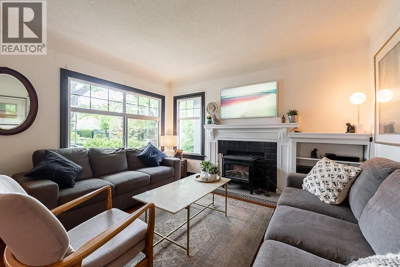 341 W 22ND AVENUE