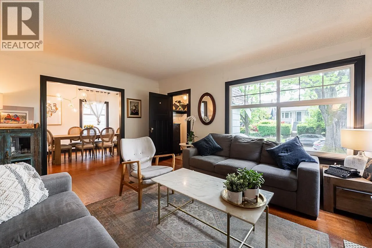 341 W 22ND AVENUE