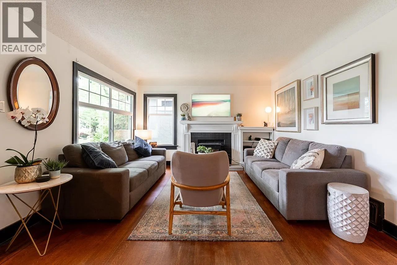 341 W 22ND AVENUE
