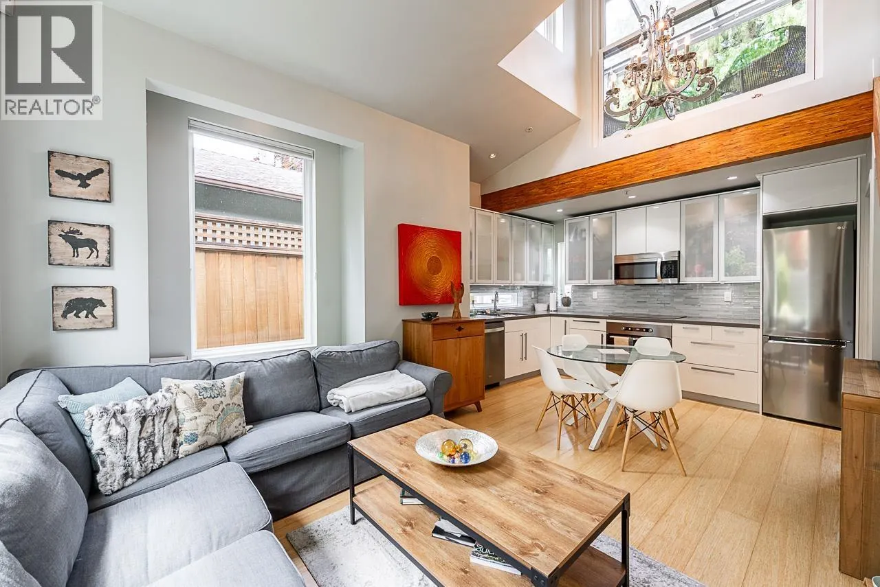 341 W 22ND AVENUE