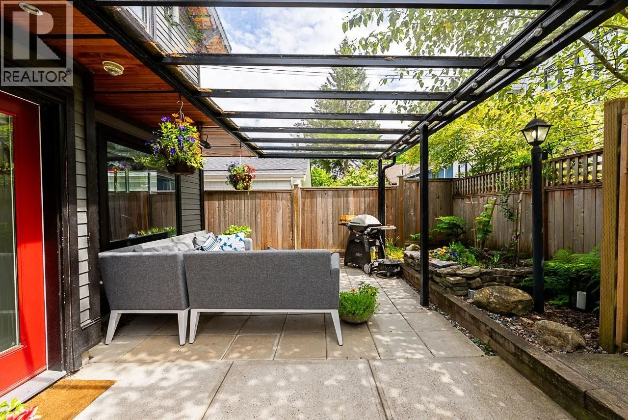 341 W 22ND AVENUE
