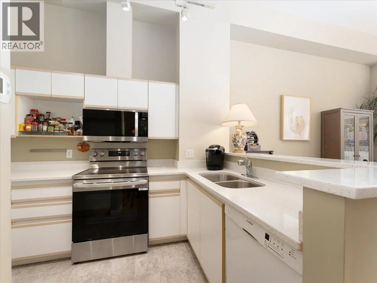 5 3588 WHITNEY PLACE