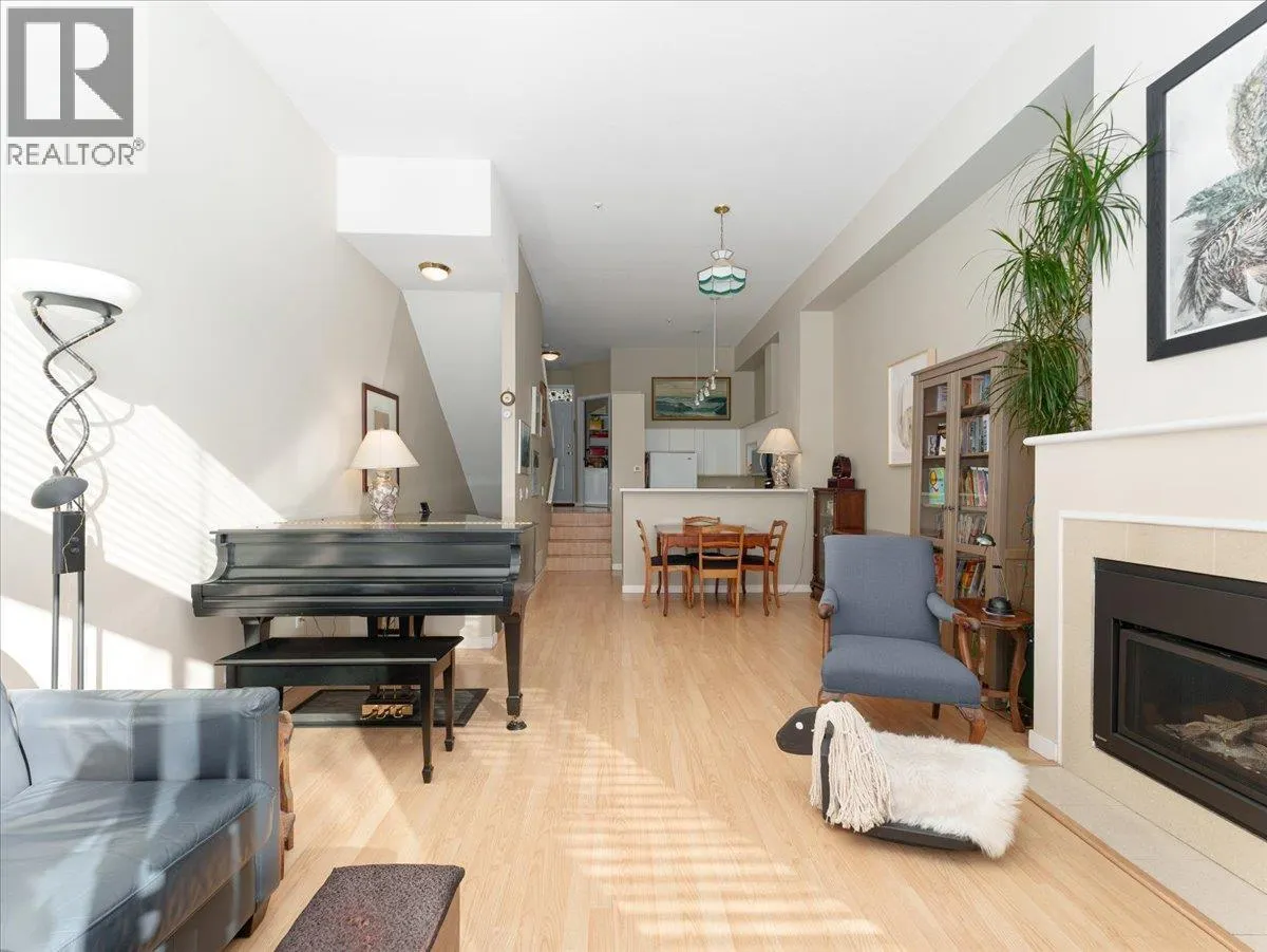 5 3588 WHITNEY PLACE