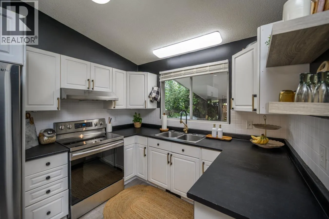 288 MCDERMID DRIVE