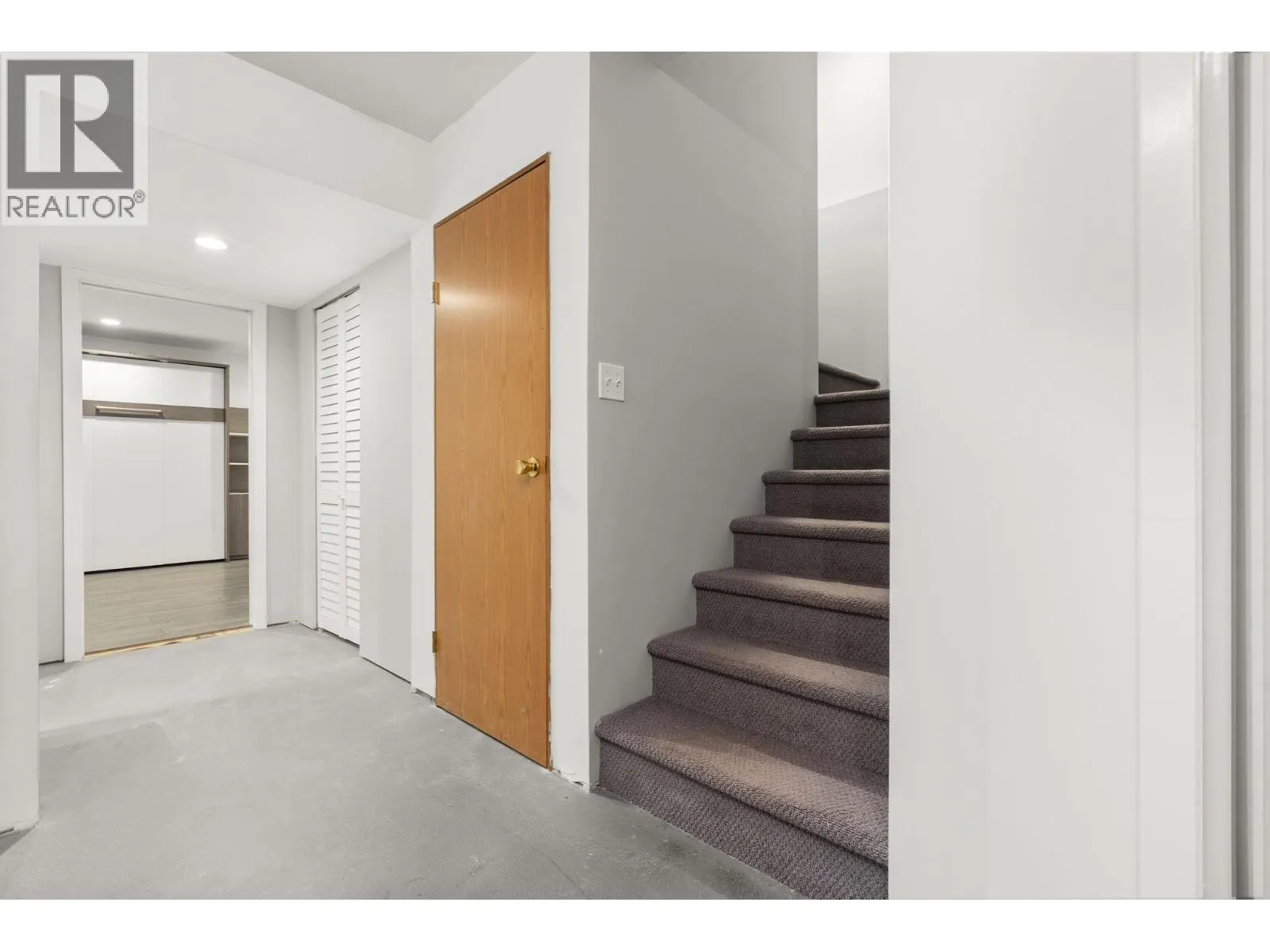 10091 243 STREET