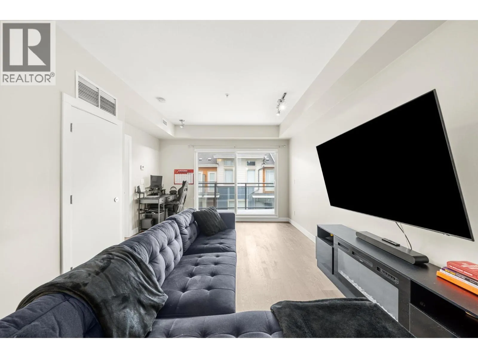 313 10155 RIVER DRIVE