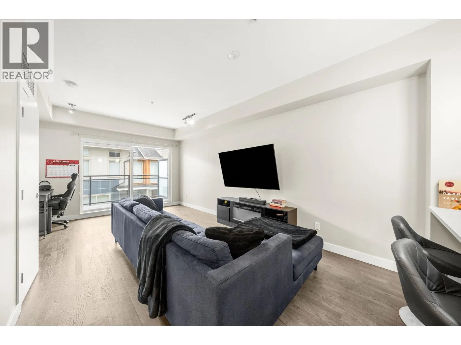 313 10155 RIVER DRIVE