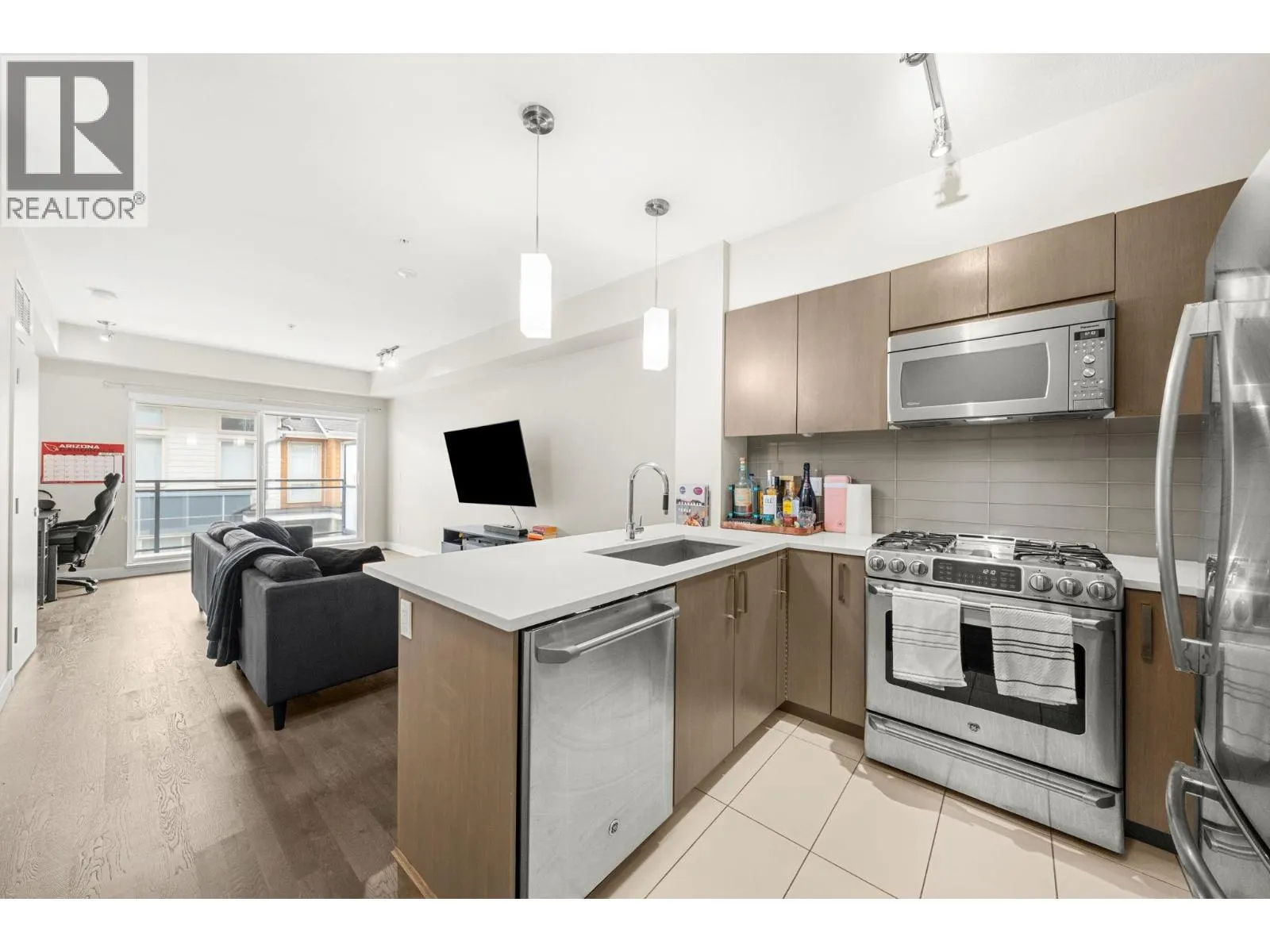 313 10155 RIVER DRIVE