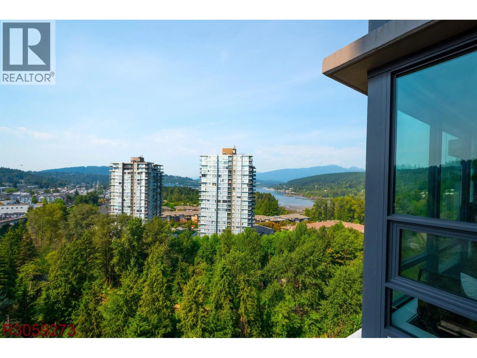 1902 301 CAPILANO ROAD