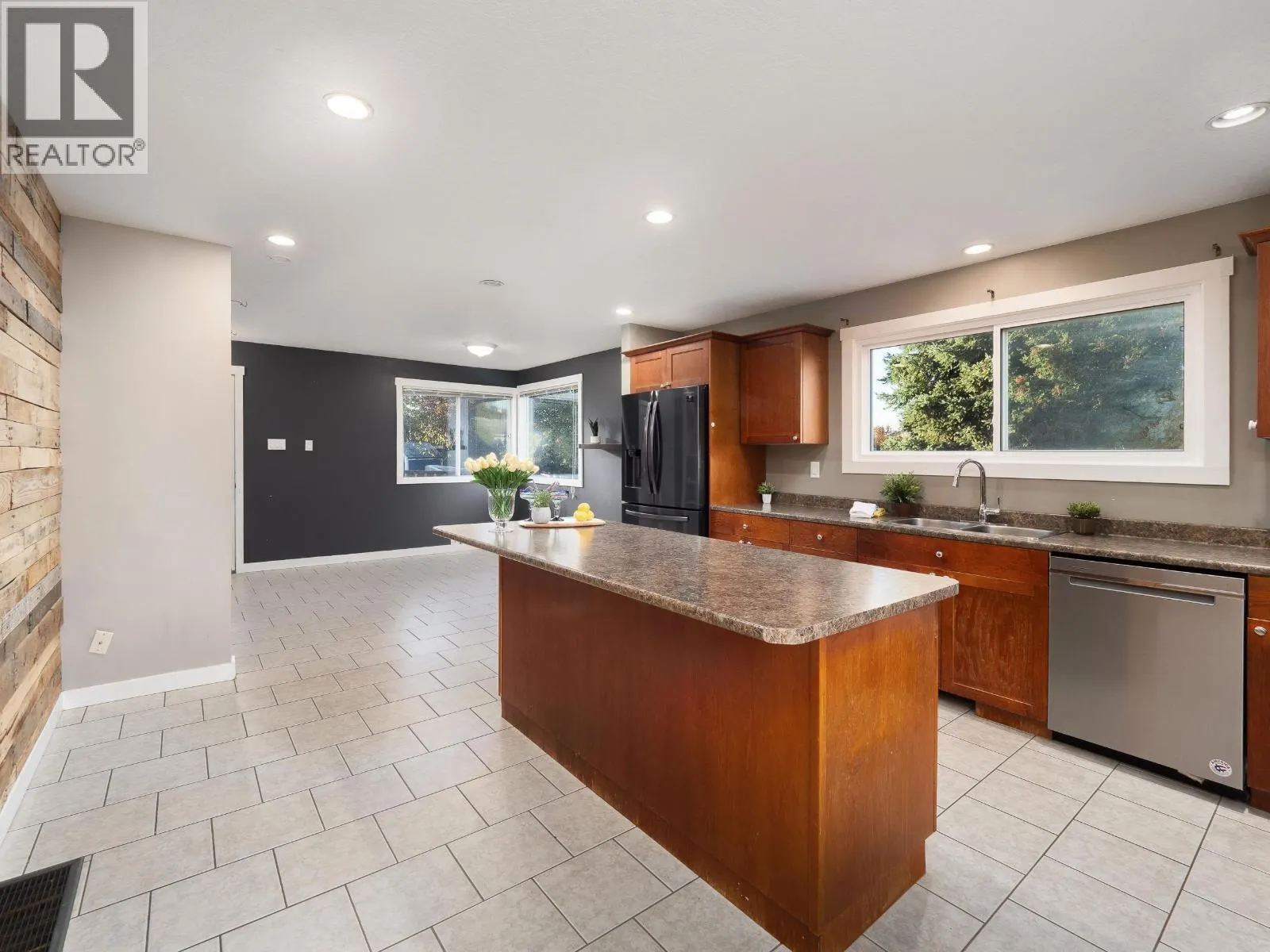 380 RILEY DRIVE
