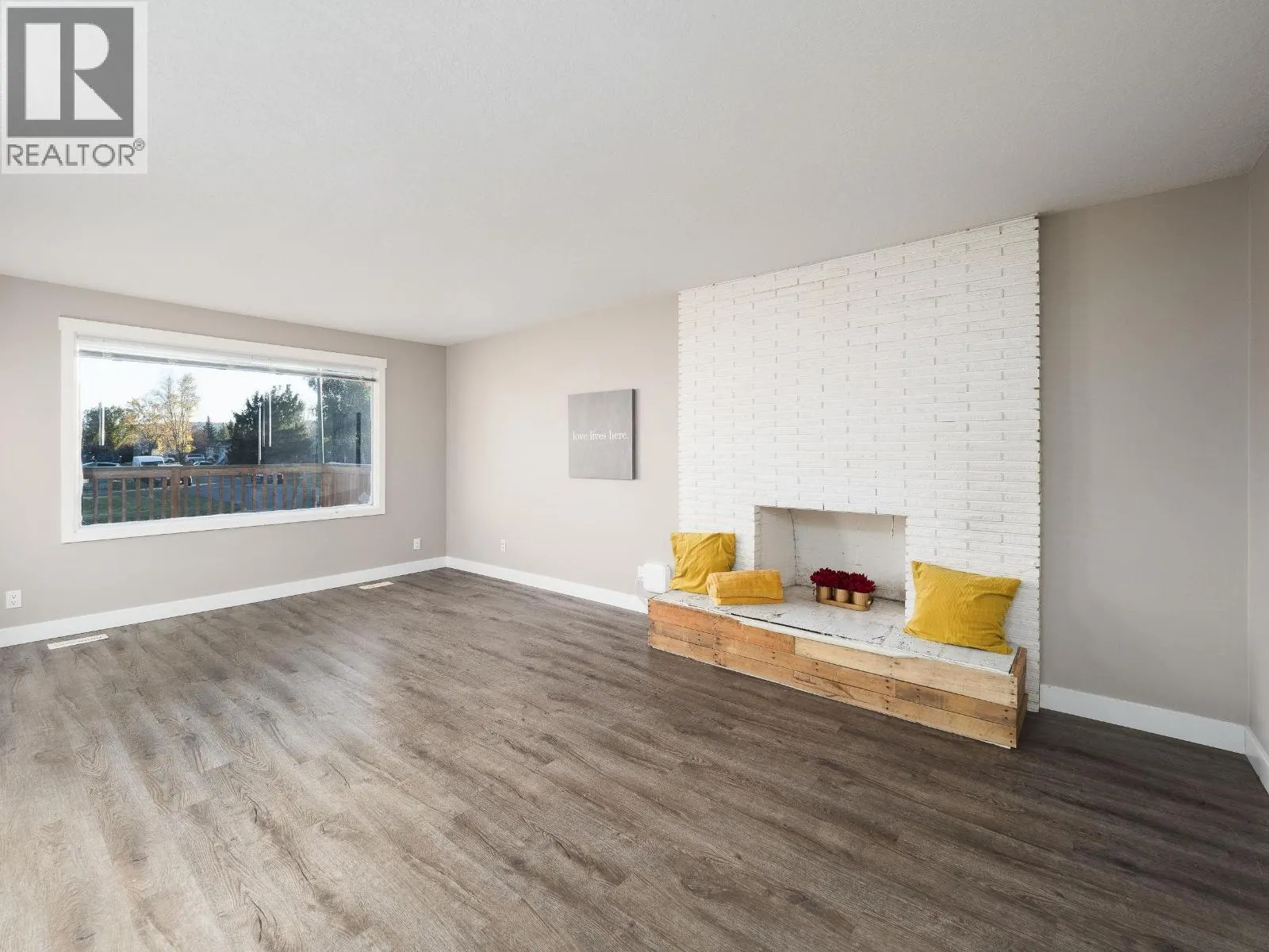 380 RILEY DRIVE