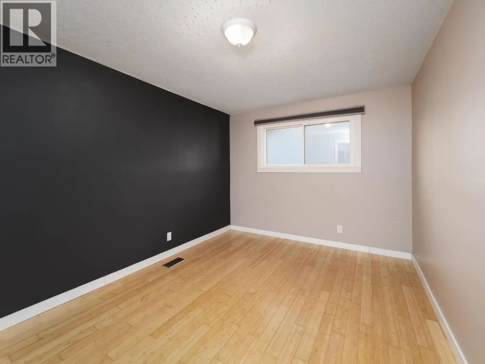 380 RILEY DRIVE