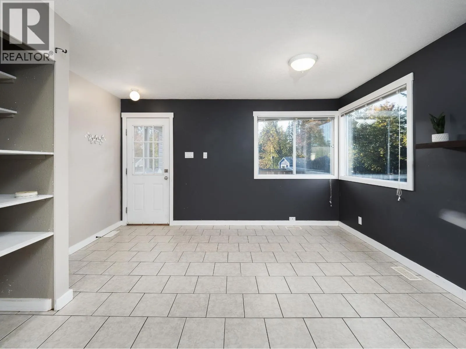380 RILEY DRIVE