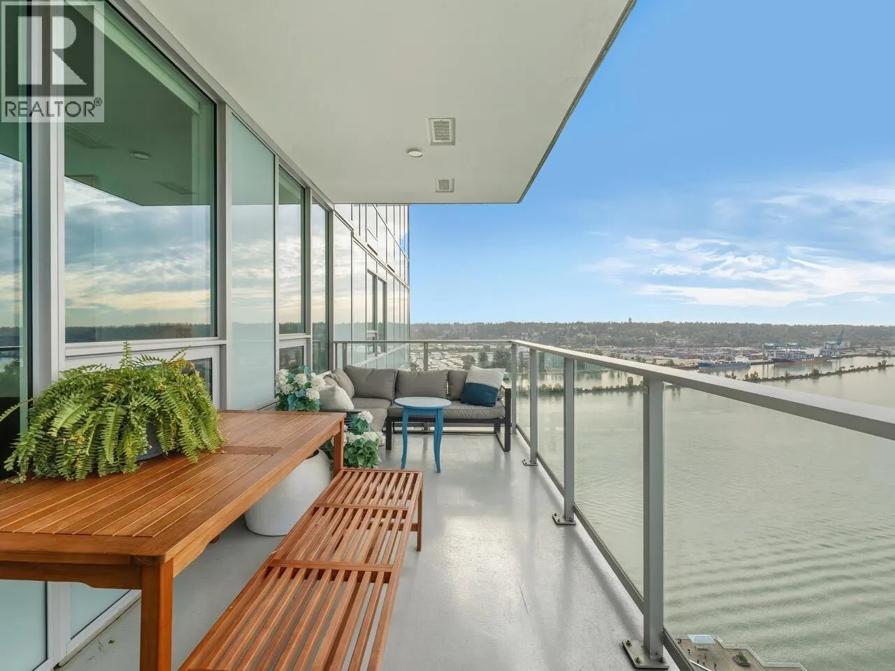 3203 908 QUAYSIDE DRIVE