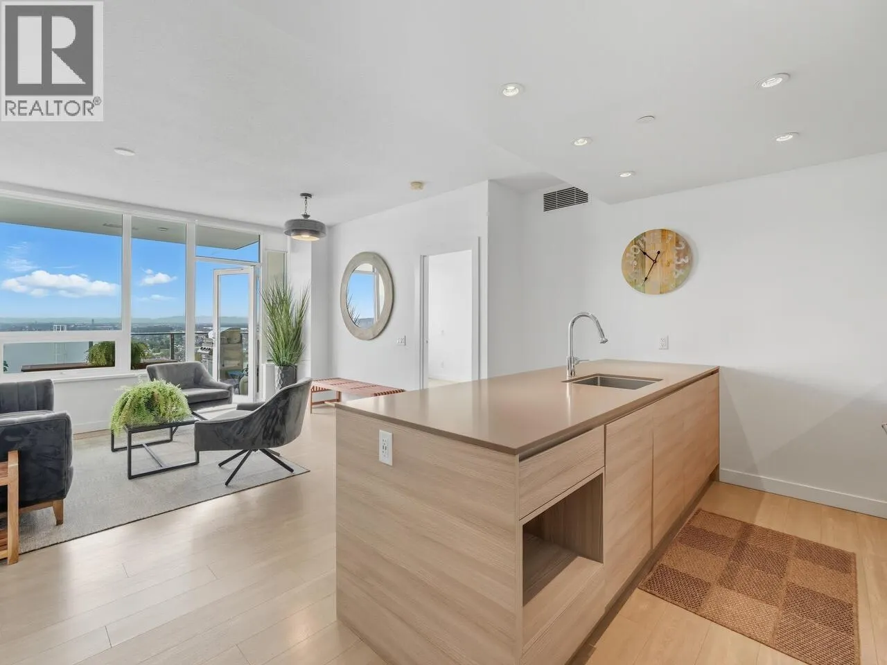 3203 908 QUAYSIDE DRIVE