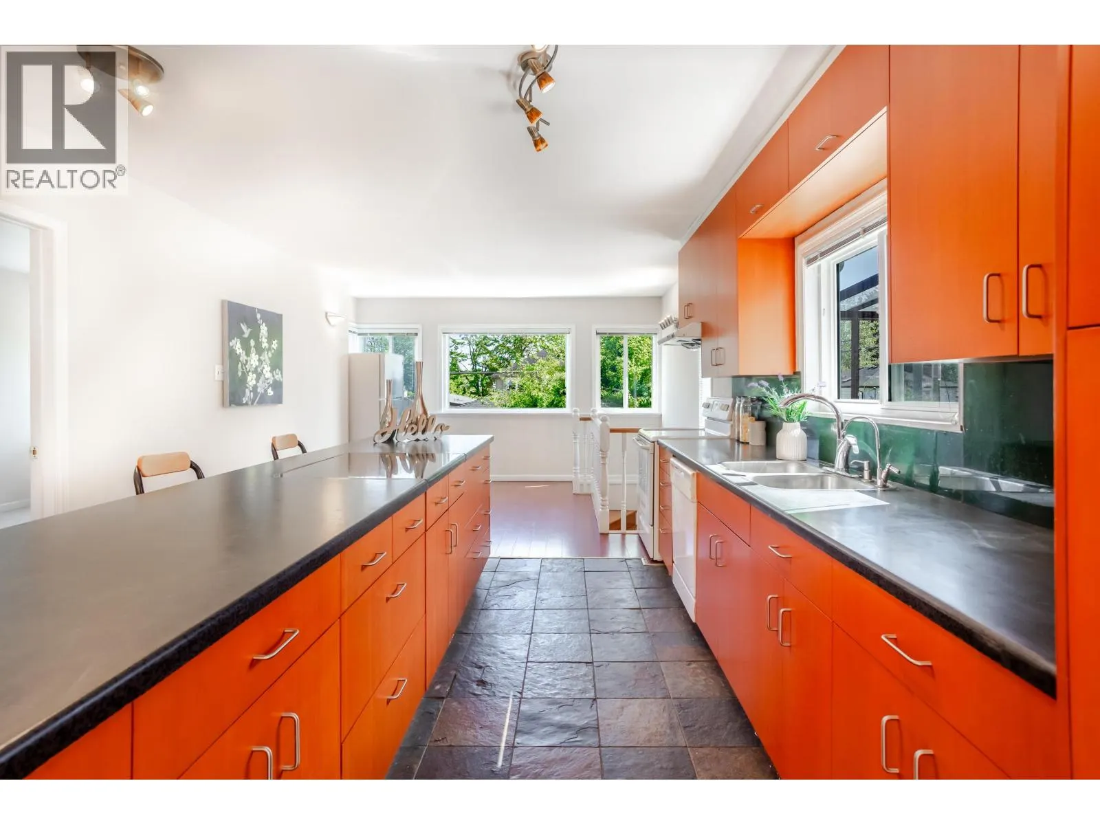 866 W 59TH AVENUE