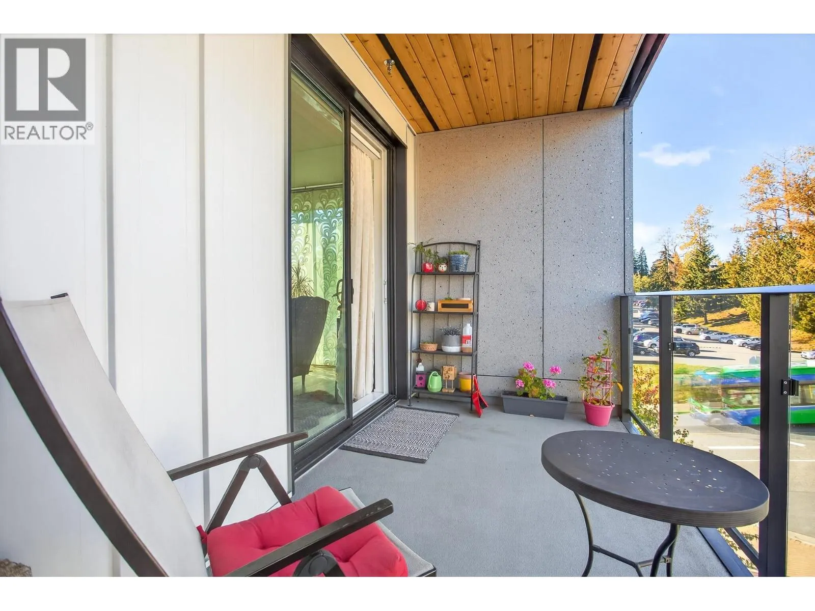 410 9888 UNIVERSITY CRESCENT
