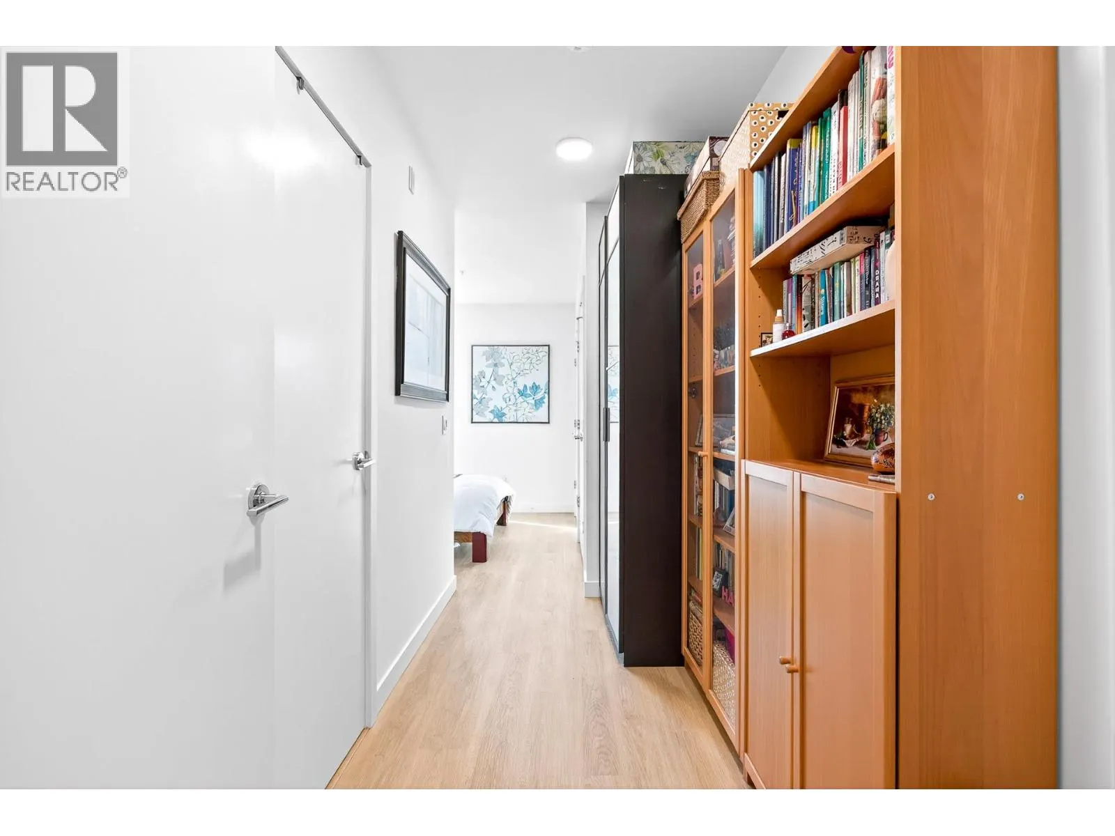 410 9888 UNIVERSITY CRESCENT