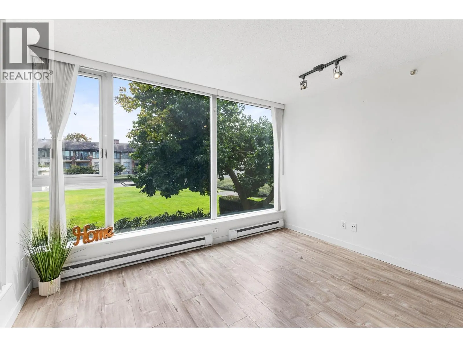 503 5088 KWANTLEN STREET