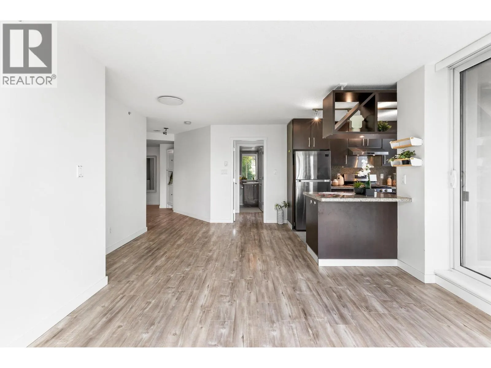 503 5088 KWANTLEN STREET