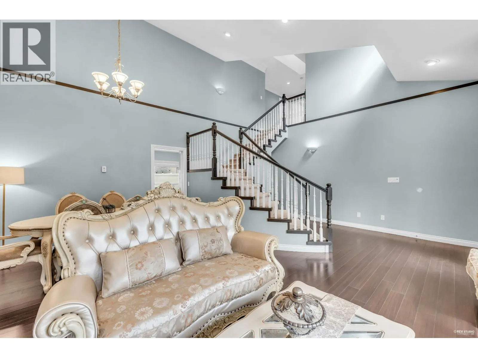 6833 BARNARD DRIVE