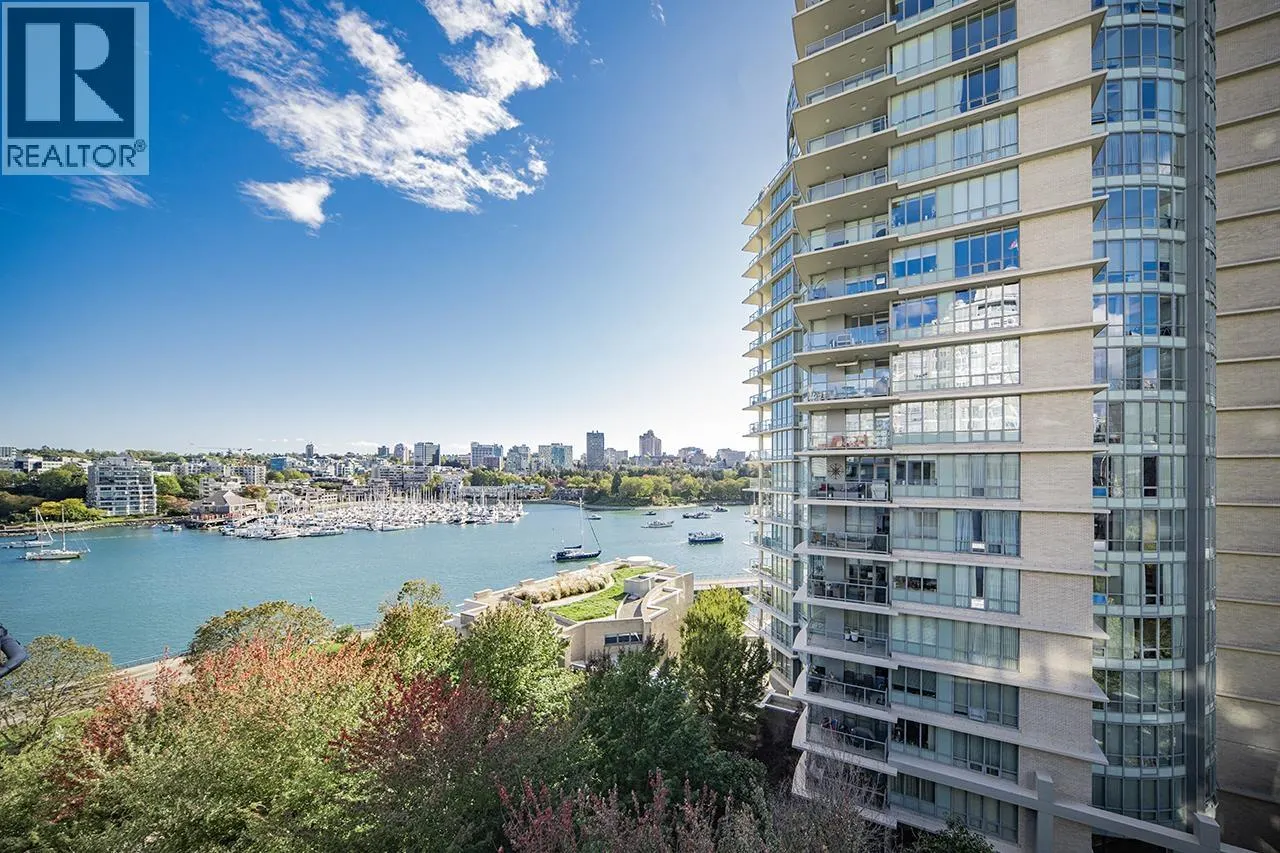 PH1003 1288 MARINASIDE CRESCENT