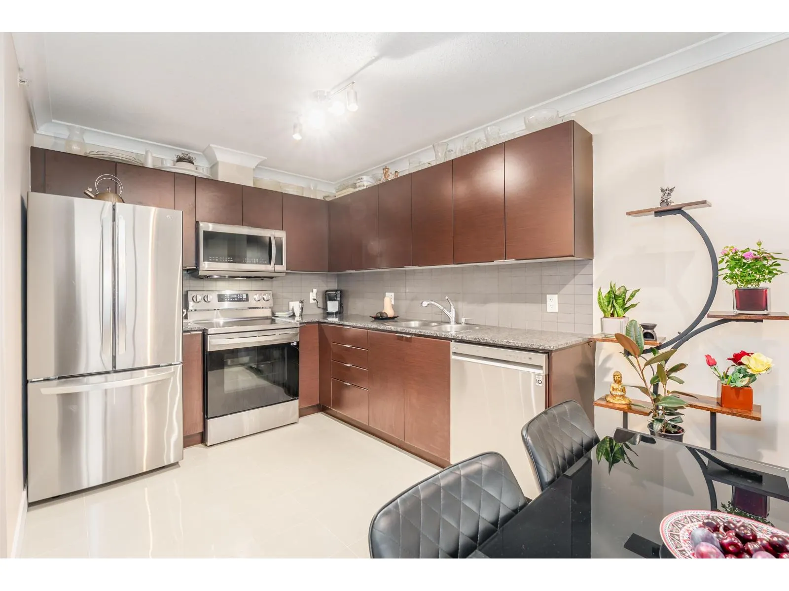 3001 13618 100 AVENUE