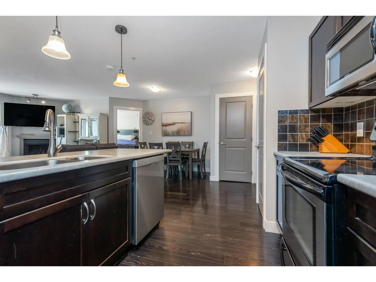 305 2038 SANDALWOOD CRESCENT