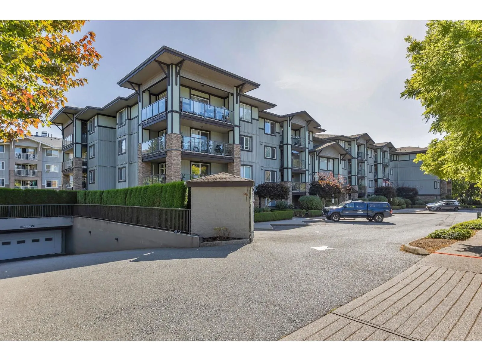 305 2038 SANDALWOOD CRESCENT