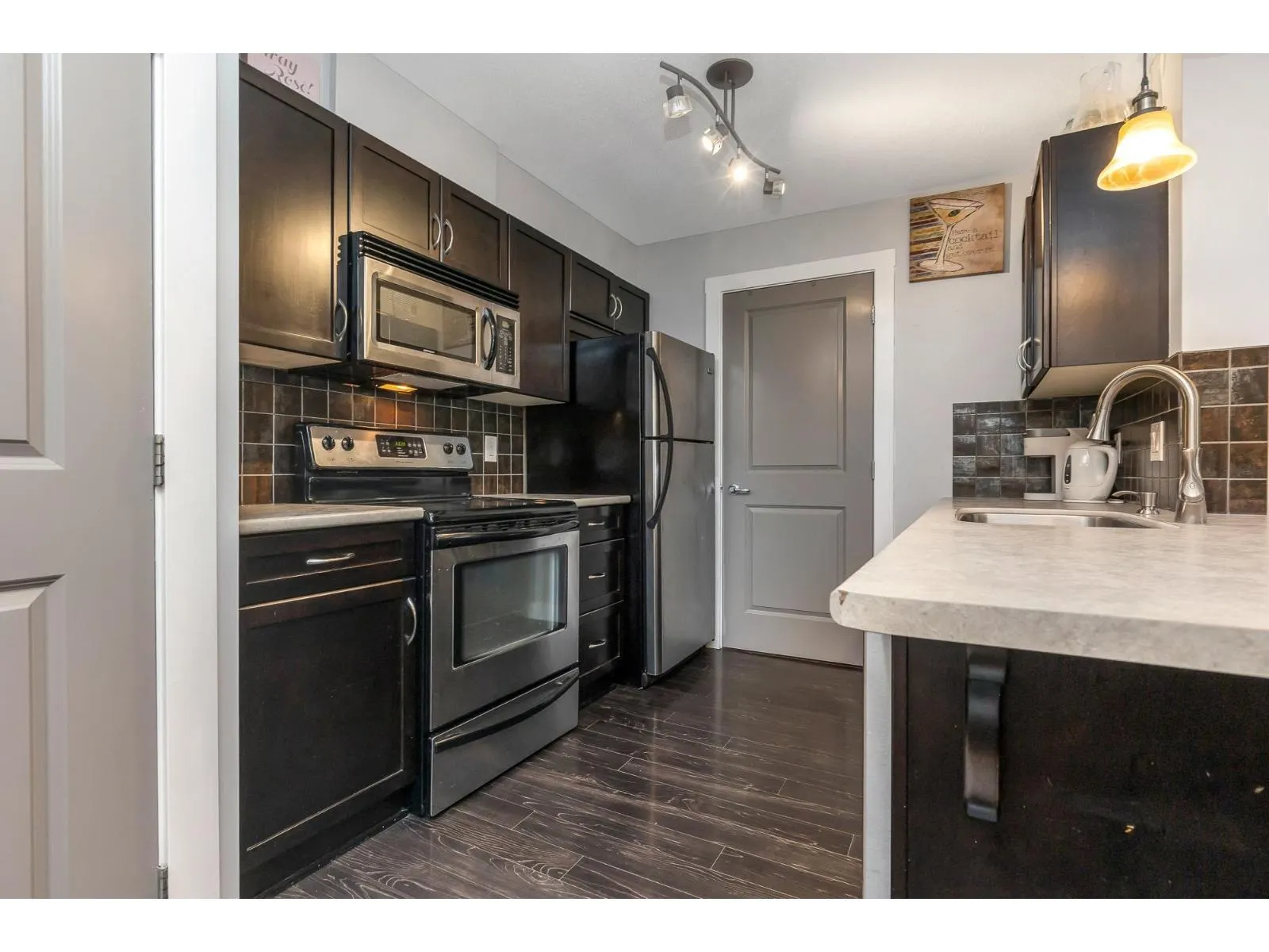 305 2038 SANDALWOOD CRESCENT