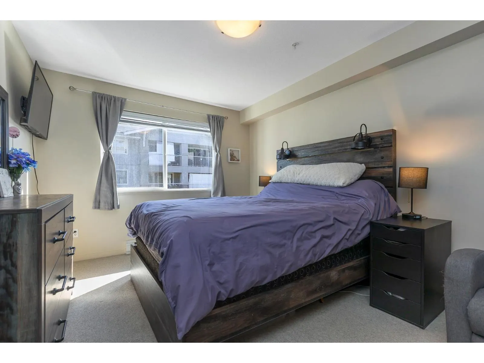 305 2038 SANDALWOOD CRESCENT