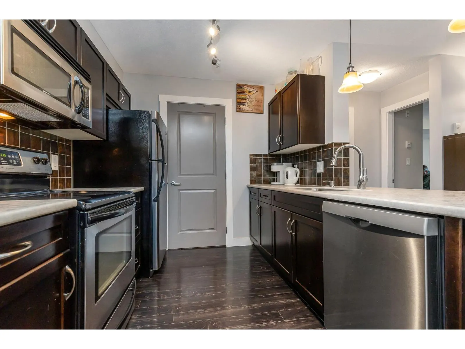 305 2038 SANDALWOOD CRESCENT