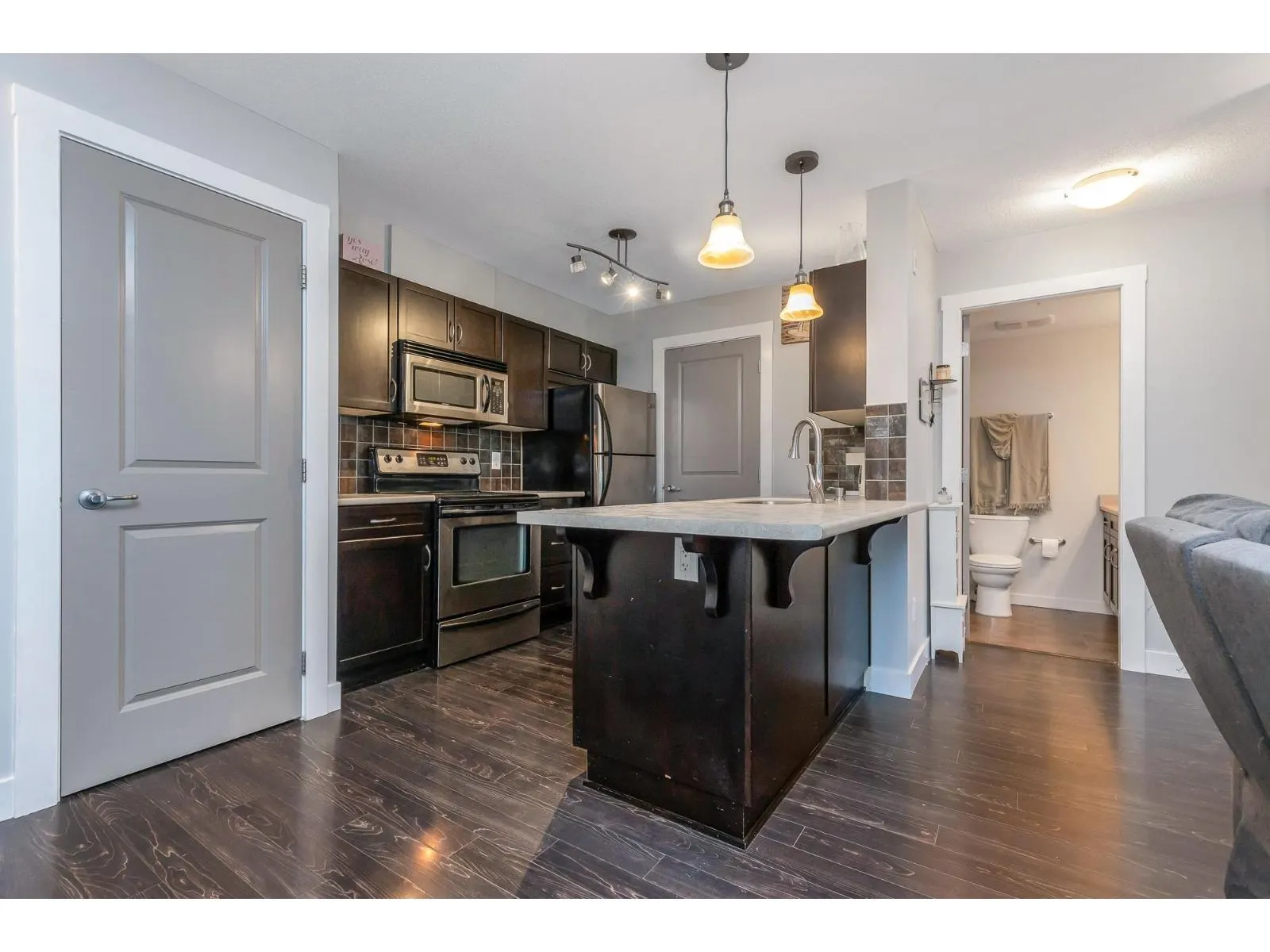 305 2038 SANDALWOOD CRESCENT