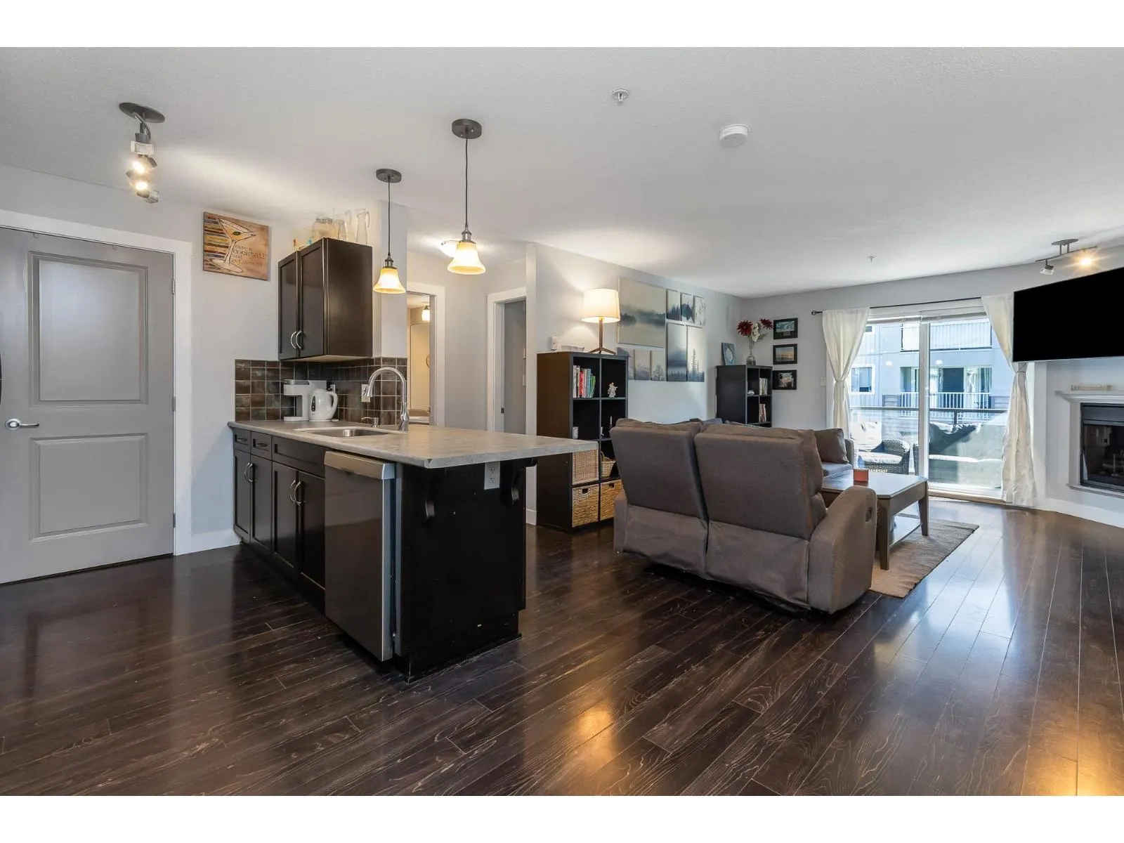 305 2038 SANDALWOOD CRESCENT