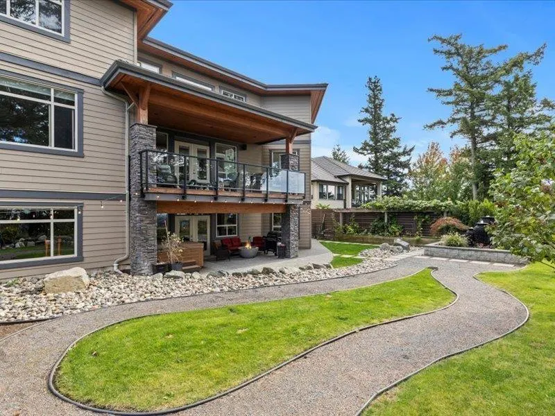 2453 EAGLE MOUNTAIN DRIVE