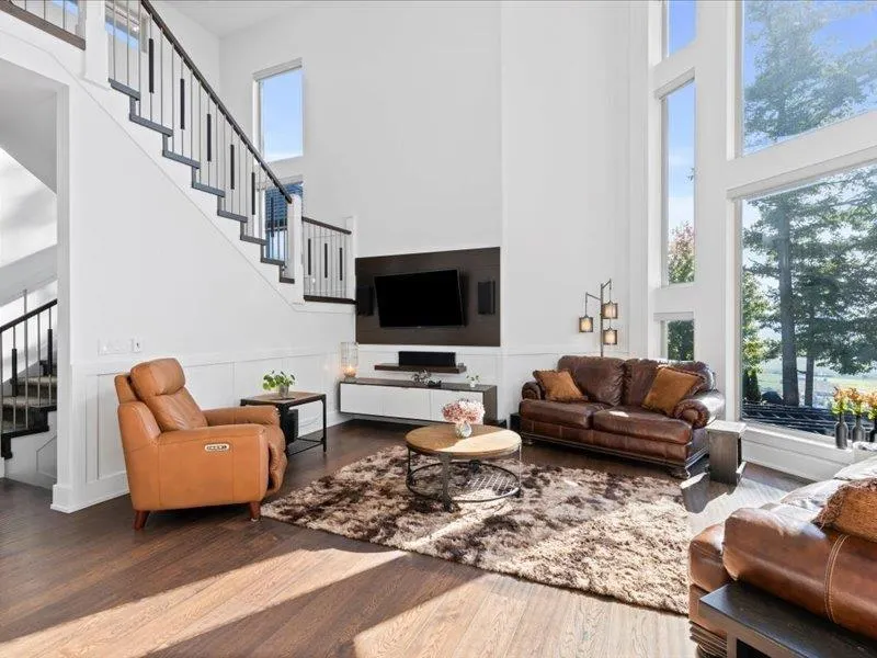 2453 EAGLE MOUNTAIN DRIVE