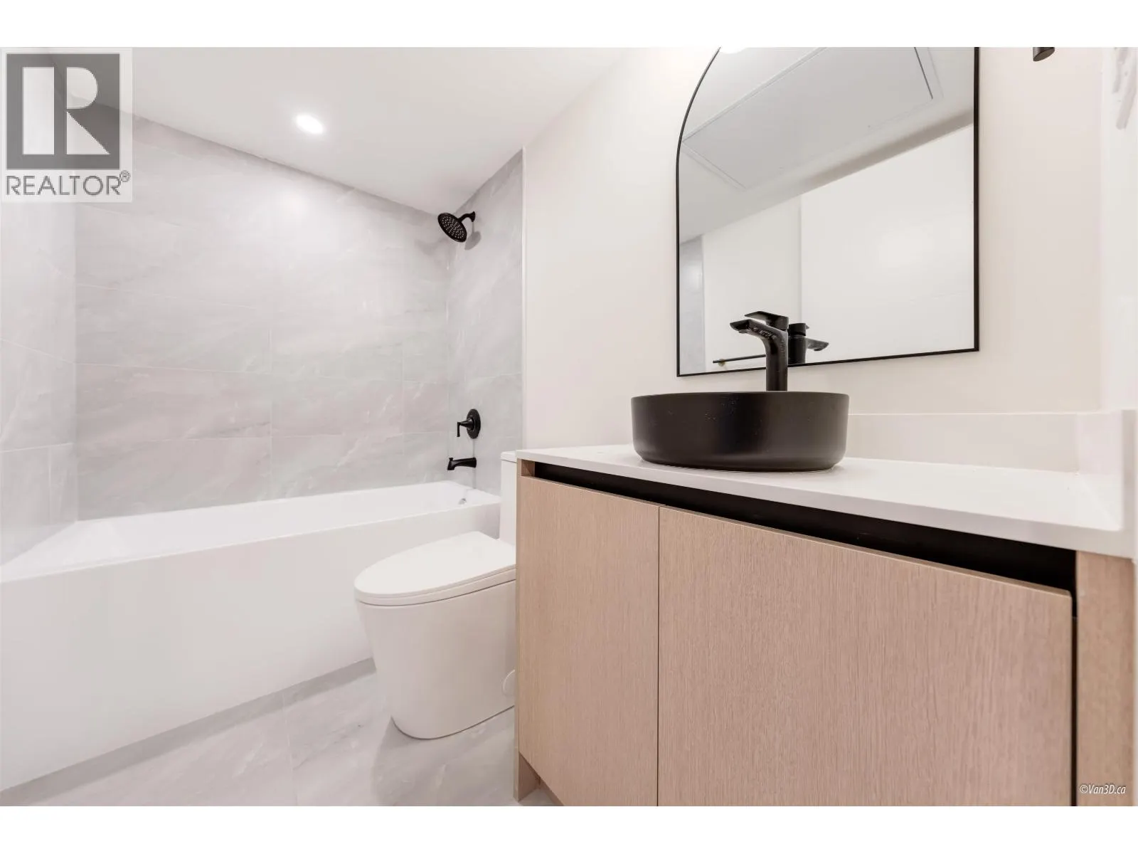 101 5092 SLOCAN STREET