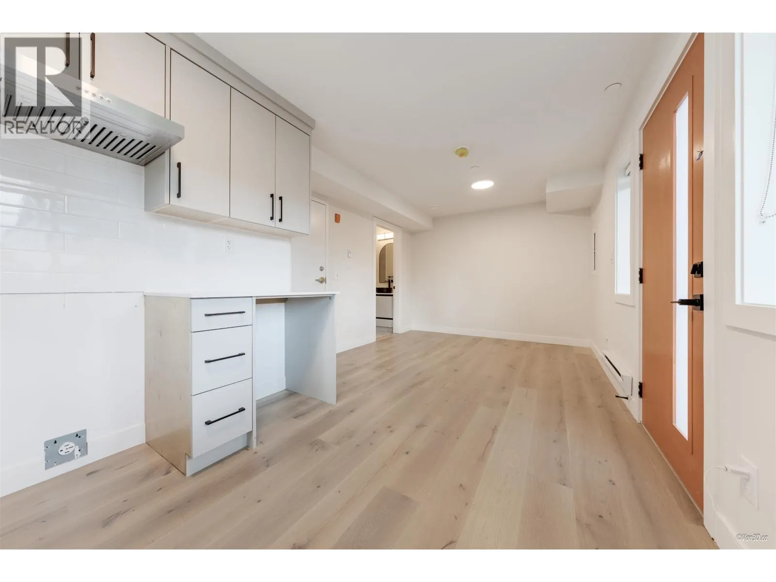 101 5092 SLOCAN STREET