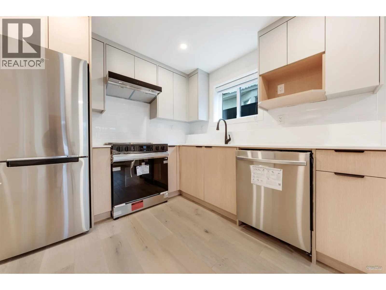 101 5092 SLOCAN STREET