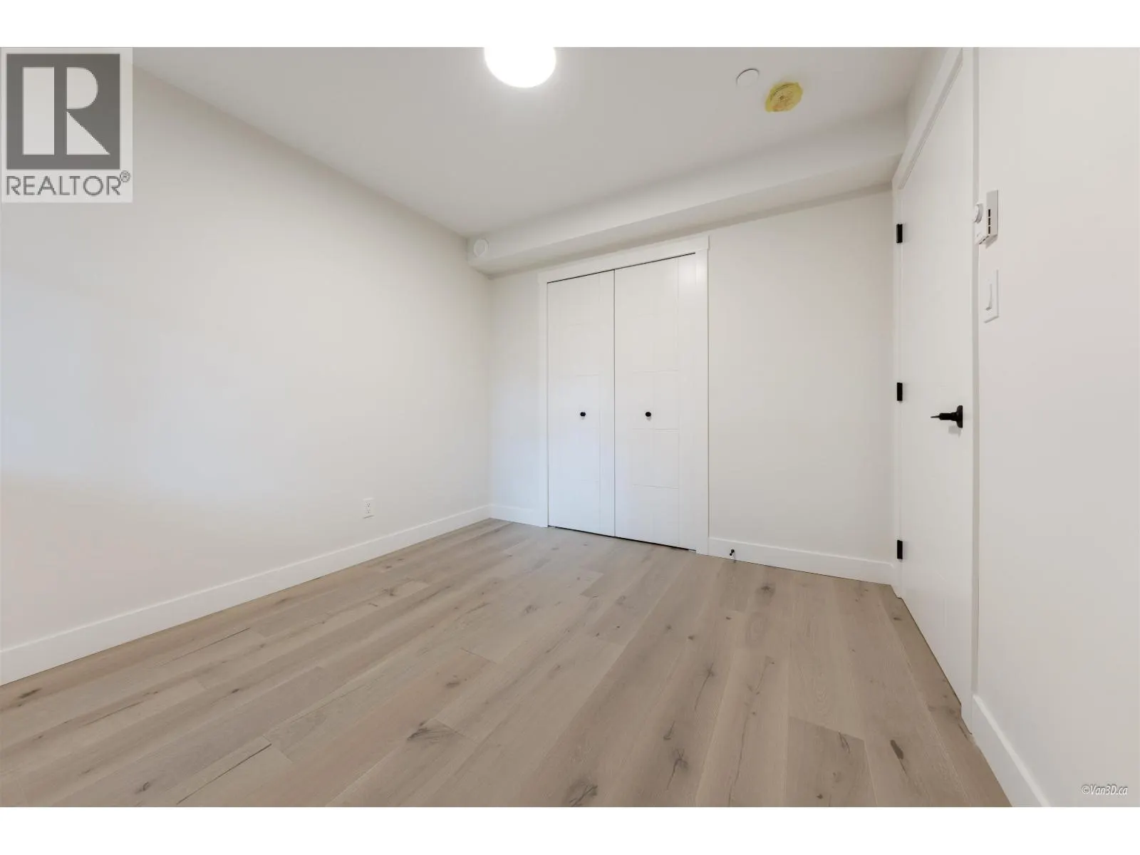 101 5092 SLOCAN STREET