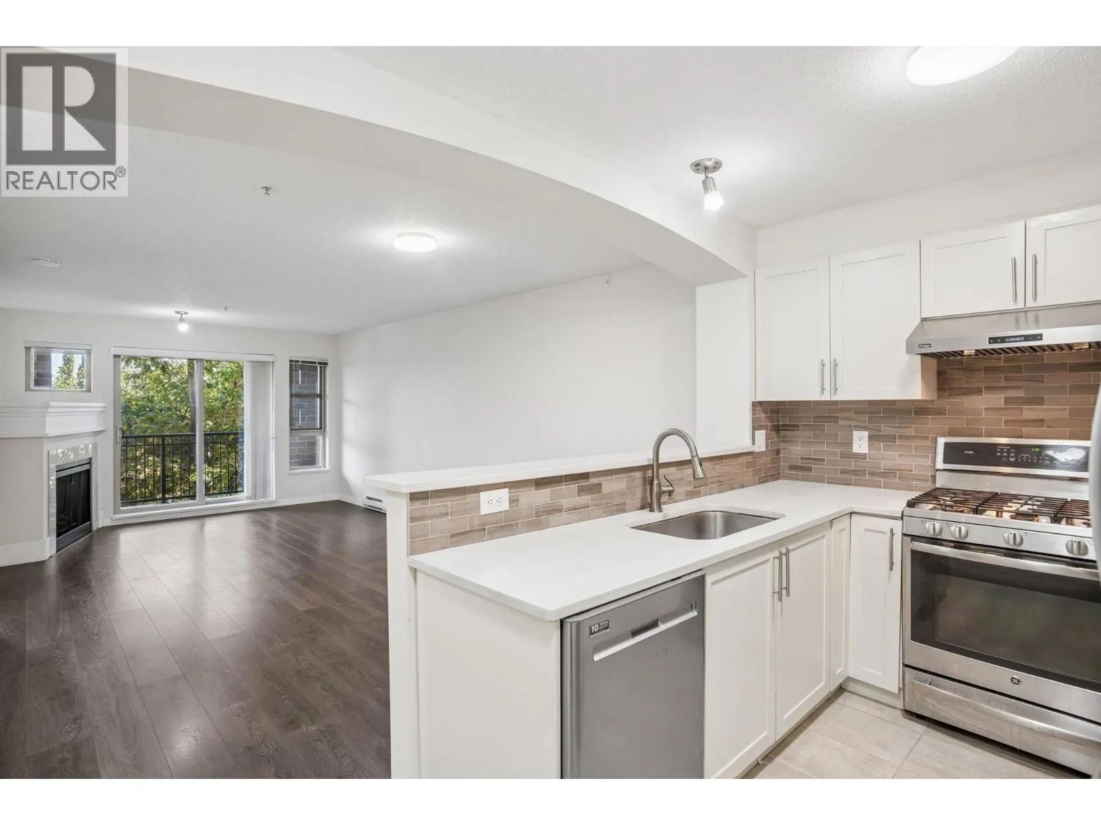 1215 5115 GARDEN CITY ROAD