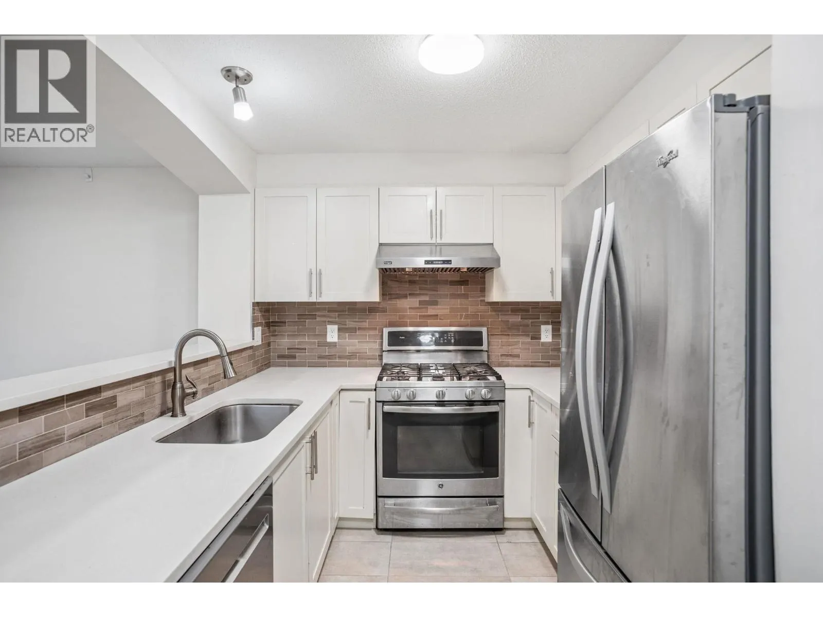 1215 5115 GARDEN CITY ROAD